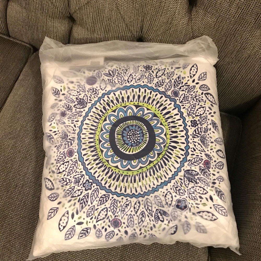 Nice Pillow , Price for "Two Pillows" - Picture 5 of 8